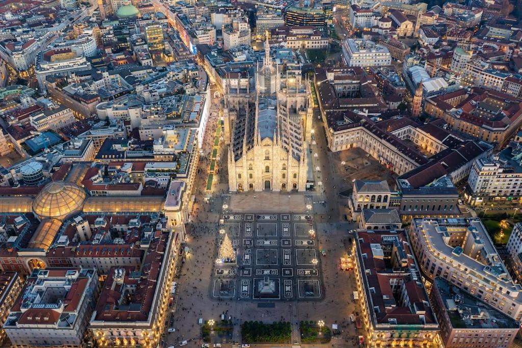 Duomo-PortaromanaXxl Home Terrace & Free Parking, Milan
